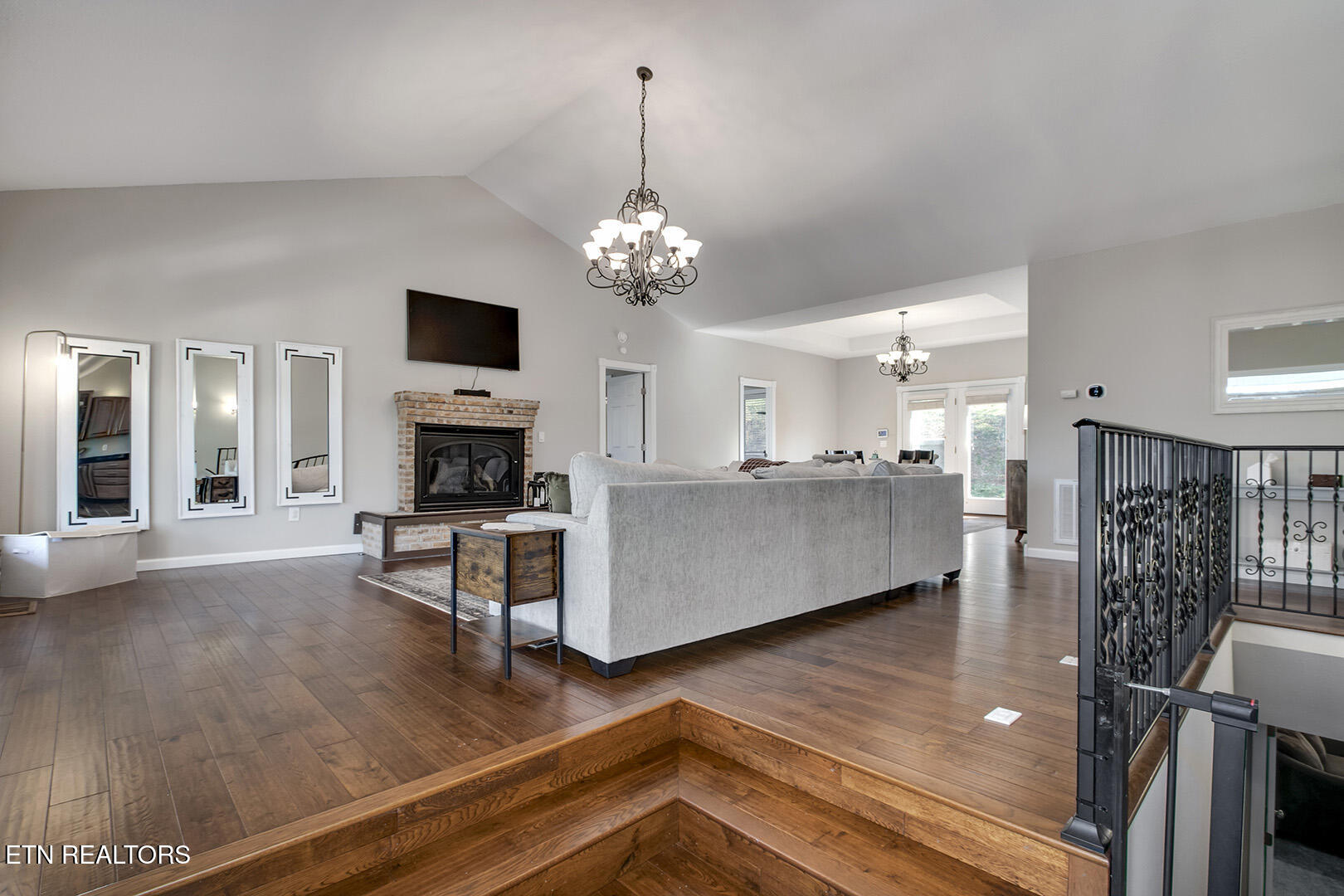 417 River Road Loudon, TN 37774 - Photo 10 of 60 Living Room