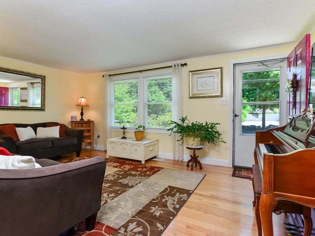 477 Bay Road Easton, MA 02375 - Photo 11 of 28 Gallery Image 11