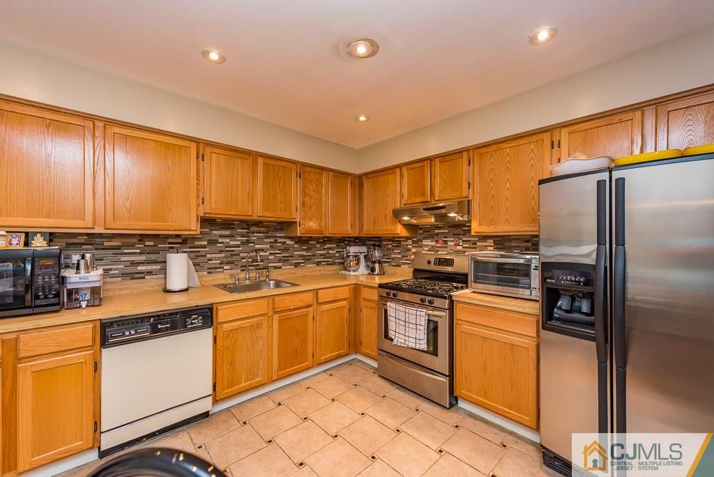 151 Redpine Loop Old Bridge, NJ 08857 - Photo 6 of 25 Gallery Image 6