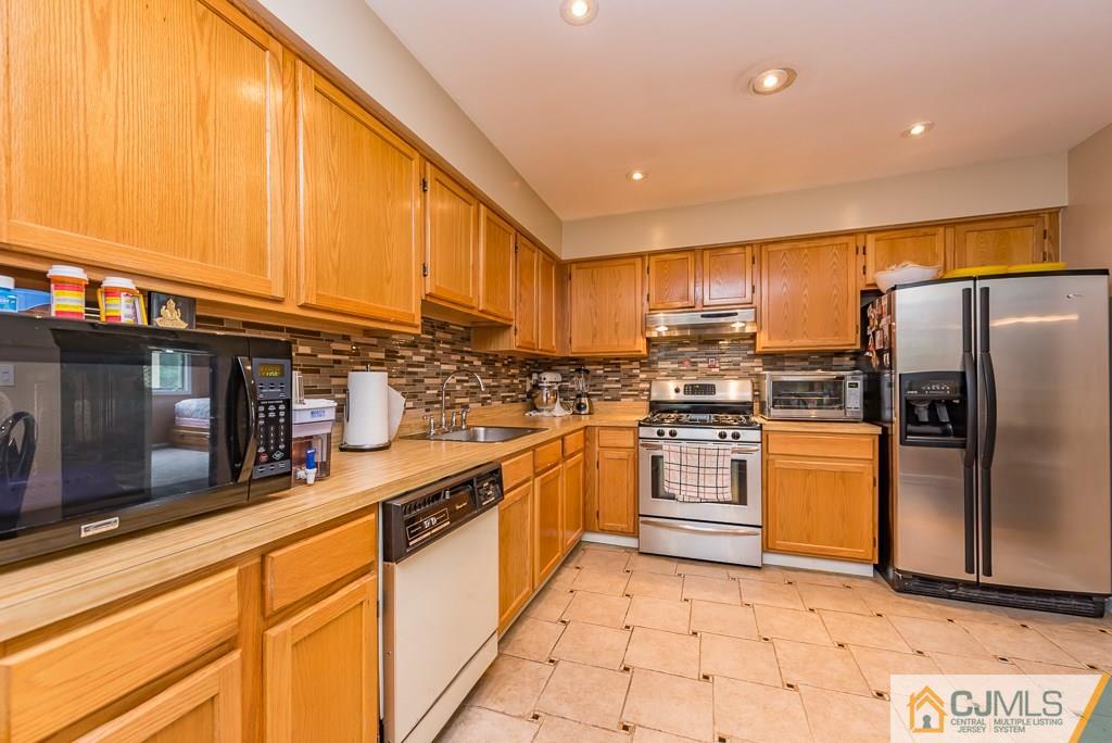 151 Redpine Loop Old Bridge, NJ 08857 - Photo 8 of 25 Gallery Image 8