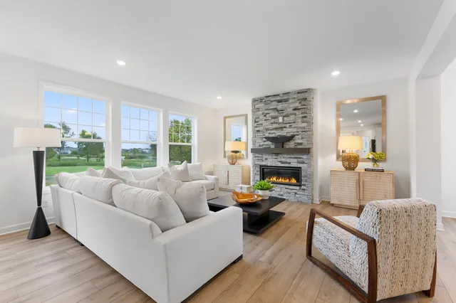 $914,115 | 1872 Royal Boulevard North, Lake Elmo, MN 55042