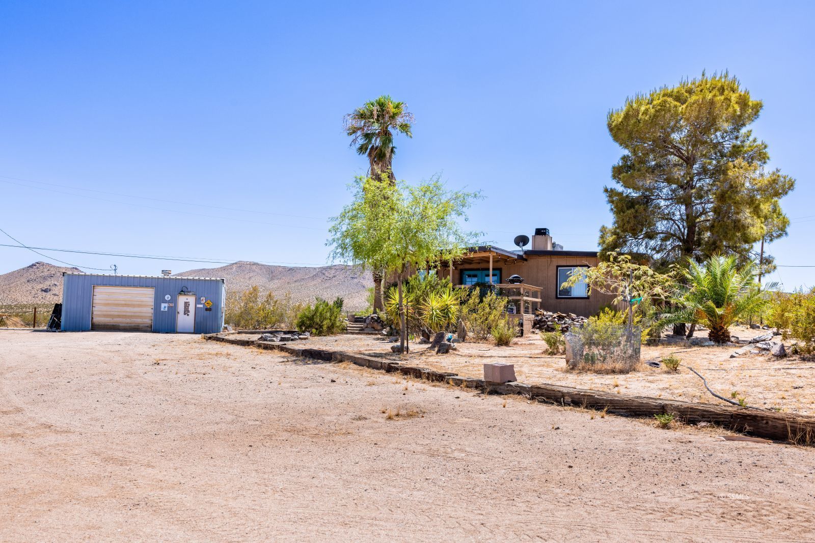 1355 Southern Way Ridgecrest, CA 93555 - Photo 2 of 43