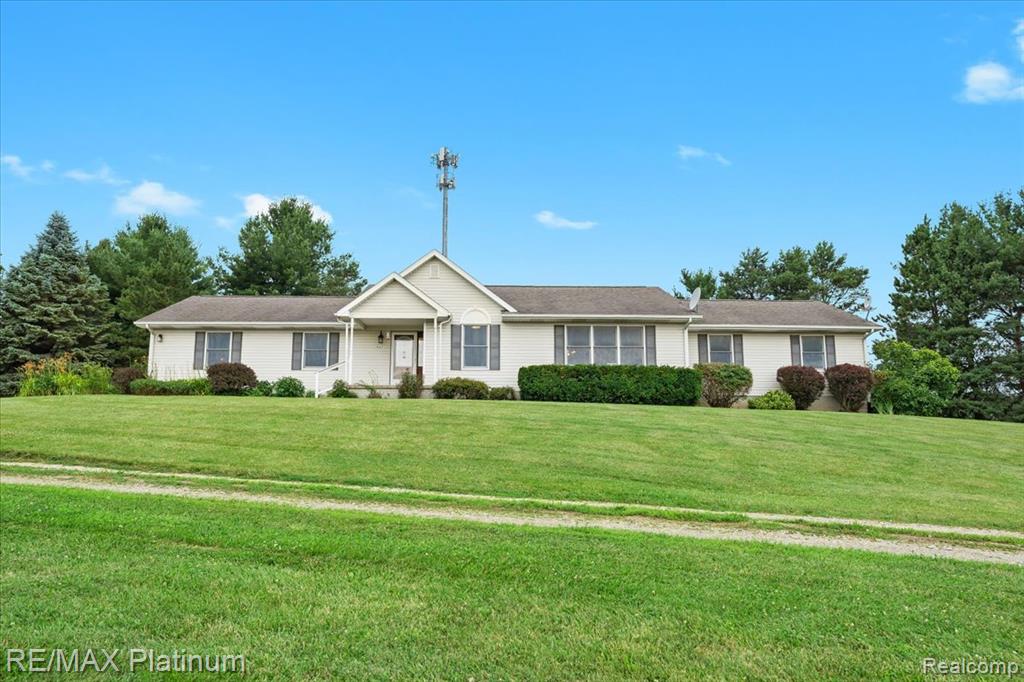 6893 Sanford Road Howell, MI 48855 - Photo 1 of 44