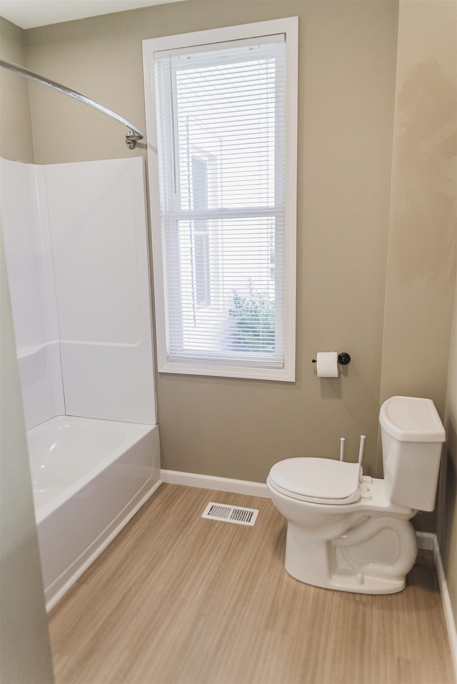 2049 Chestnut Street Quincy, IL 62301 - Photo 6 of 11