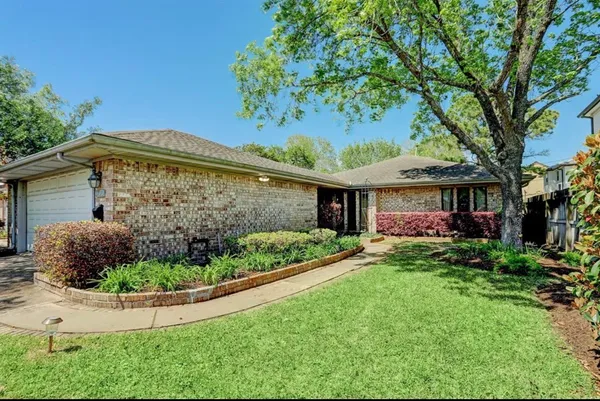 $4,200 | 3708 Bellaire Boulevard, Southside Place, TX 77025