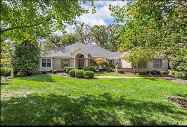 $1,060,000 | 17718 Chaistain Court, Chesterfield, MO 63005