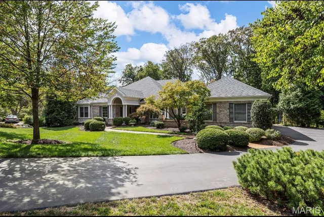 $1,060,000 | 17718 Chaistain Court, Chesterfield, MO 63005