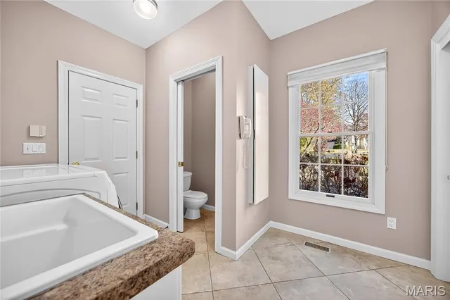 $1,060,000 | 17718 Chaistain Court, Chesterfield, MO 63005