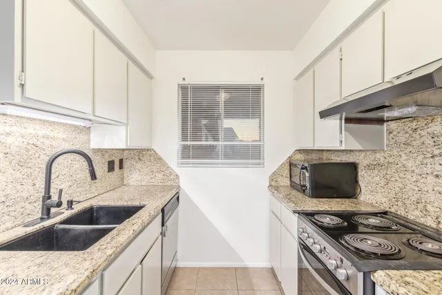 $1,650 | 511 West Blackhawk Drive, Unit 4, Phoenix, AZ 85027