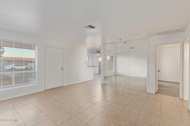 $1,650 | 511 West Blackhawk Drive, Unit 4, Phoenix, AZ 85027