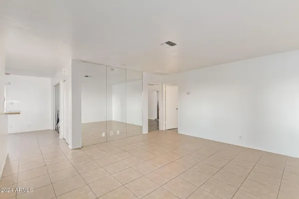 $1,600 | 511 West Blackhawk Drive, Unit 4, Phoenix, AZ 85027