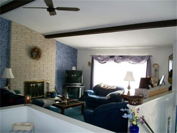 91 Robin Ridge Drive Agawam, MA 01030 - Photo 4 of 30 Gallery Image 4