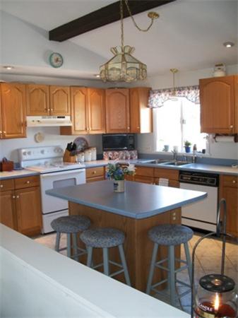 91 Robin Ridge Drive Agawam, MA 01030 - Photo 8 of 30 Gallery Image 8