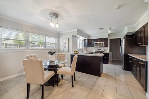 $545,000 | 2910 Freshmeadows Drive, Houston, TX 77063