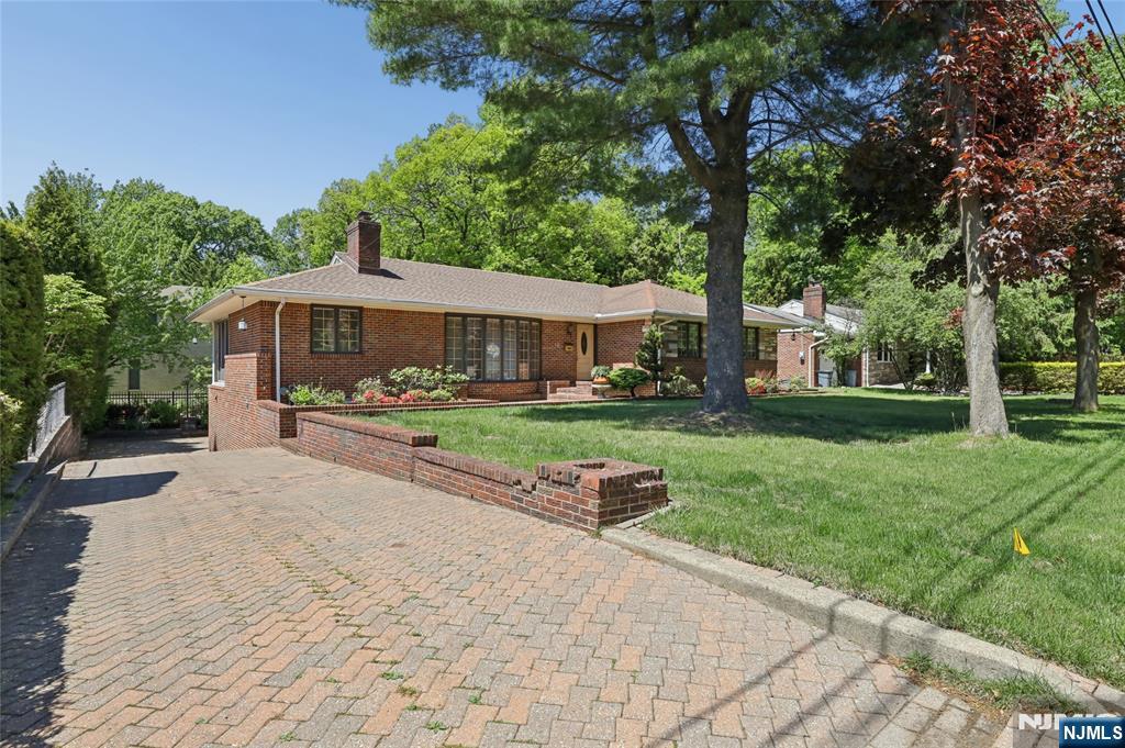 12 Beverly Road Englewood Cliffs, NJ 07632 - Photo 35 of 36
