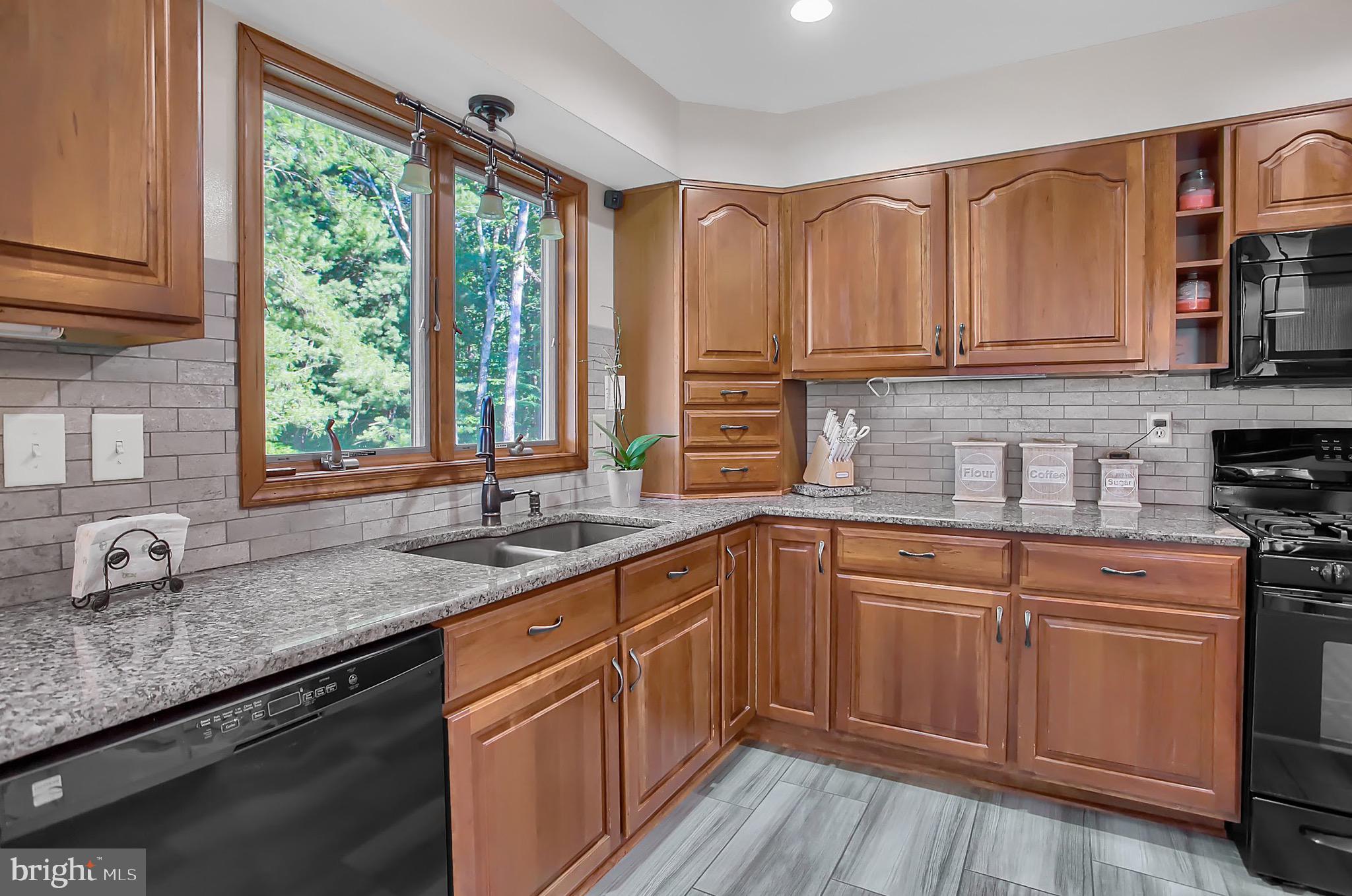 136 Chain Saw Road Dillsburg, PA 17019 - Photo 4 of 54 Granite Counter Tops, Double Sink