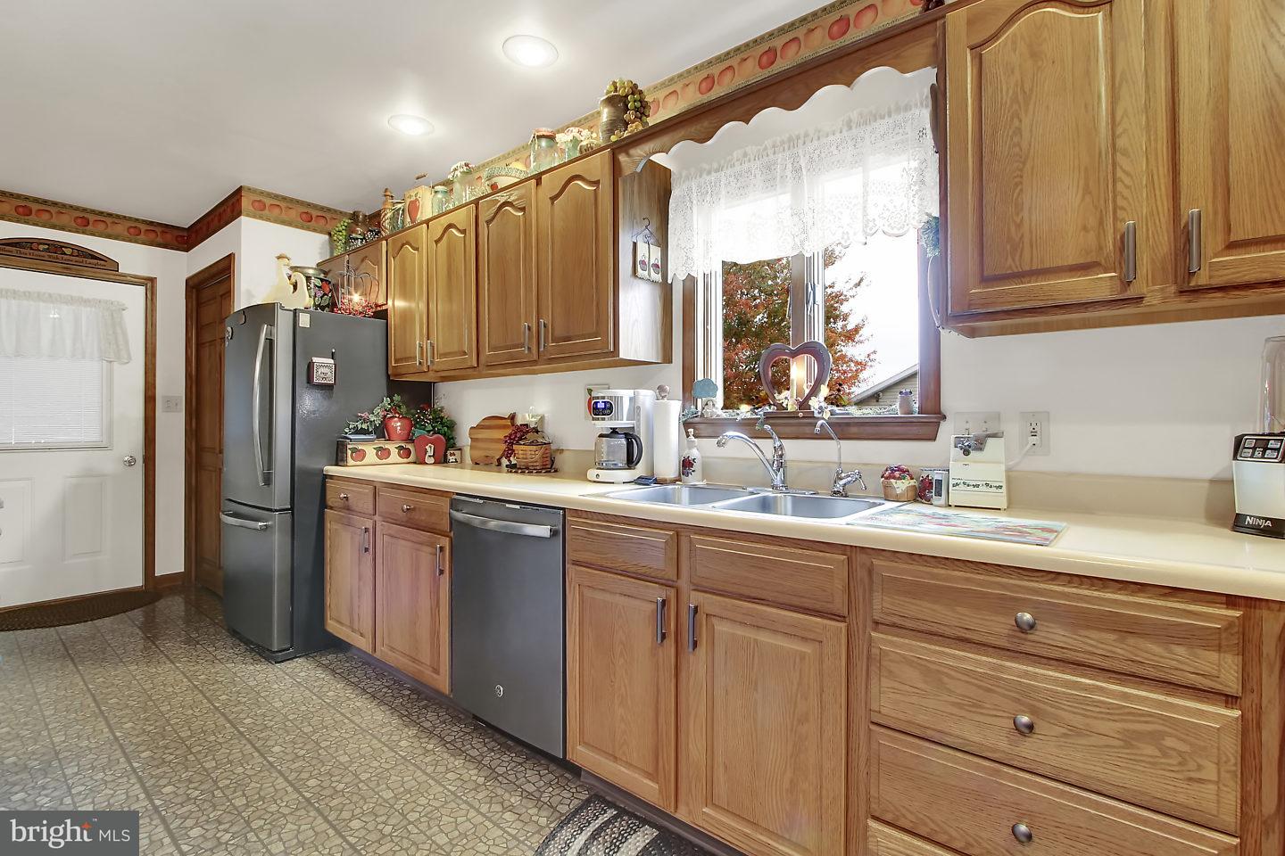 1490 Hanover Road Gettysburg, PA 17325 - Photo 11 of 25 Gallery Image 11