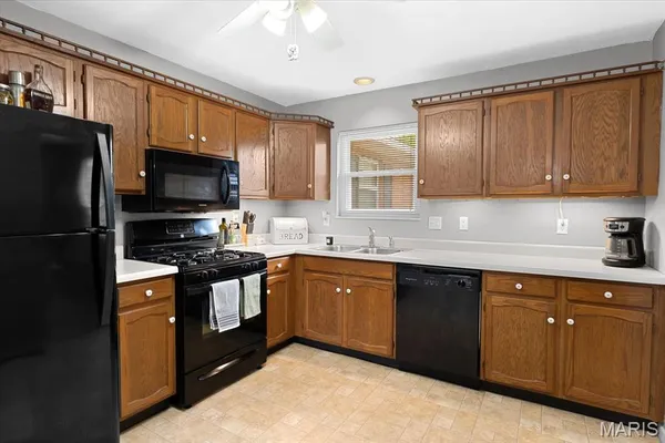 $282,500 | 2901 East Main Street, Belleville, IL 62221