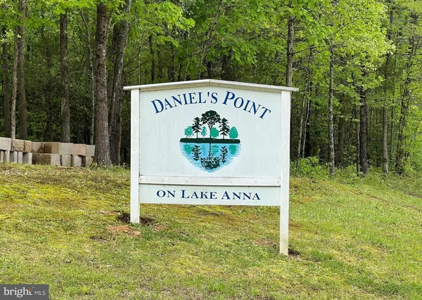 a view of a park with a tree