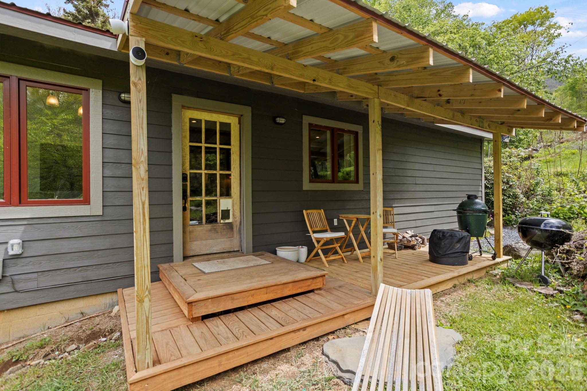 1108 Pine Root Branch Road Bakersville, NC 28705 - Photo 24 of 47