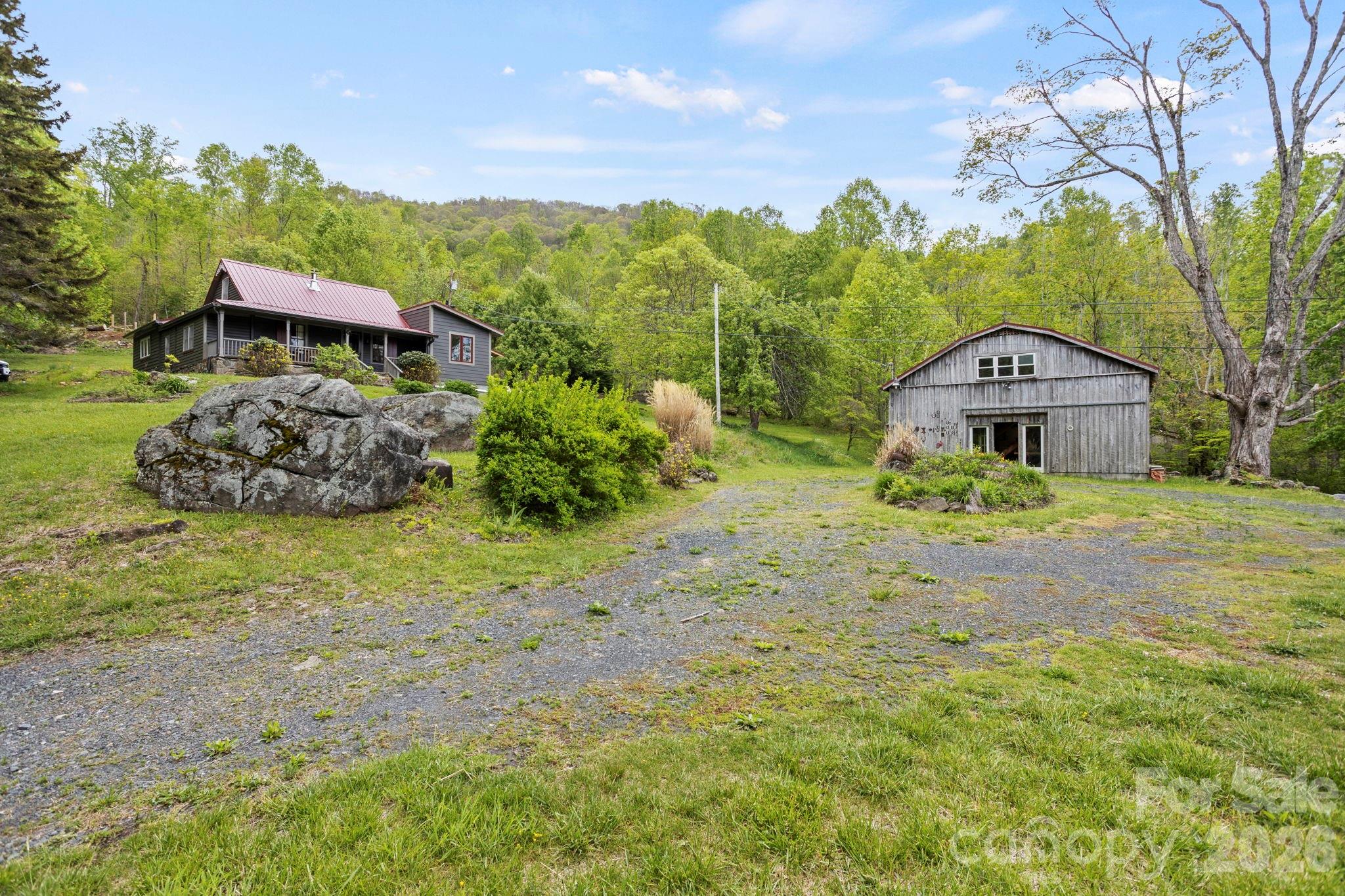 1108 Pine Root Branch Road Bakersville, NC 28705 - Photo 27 of 47