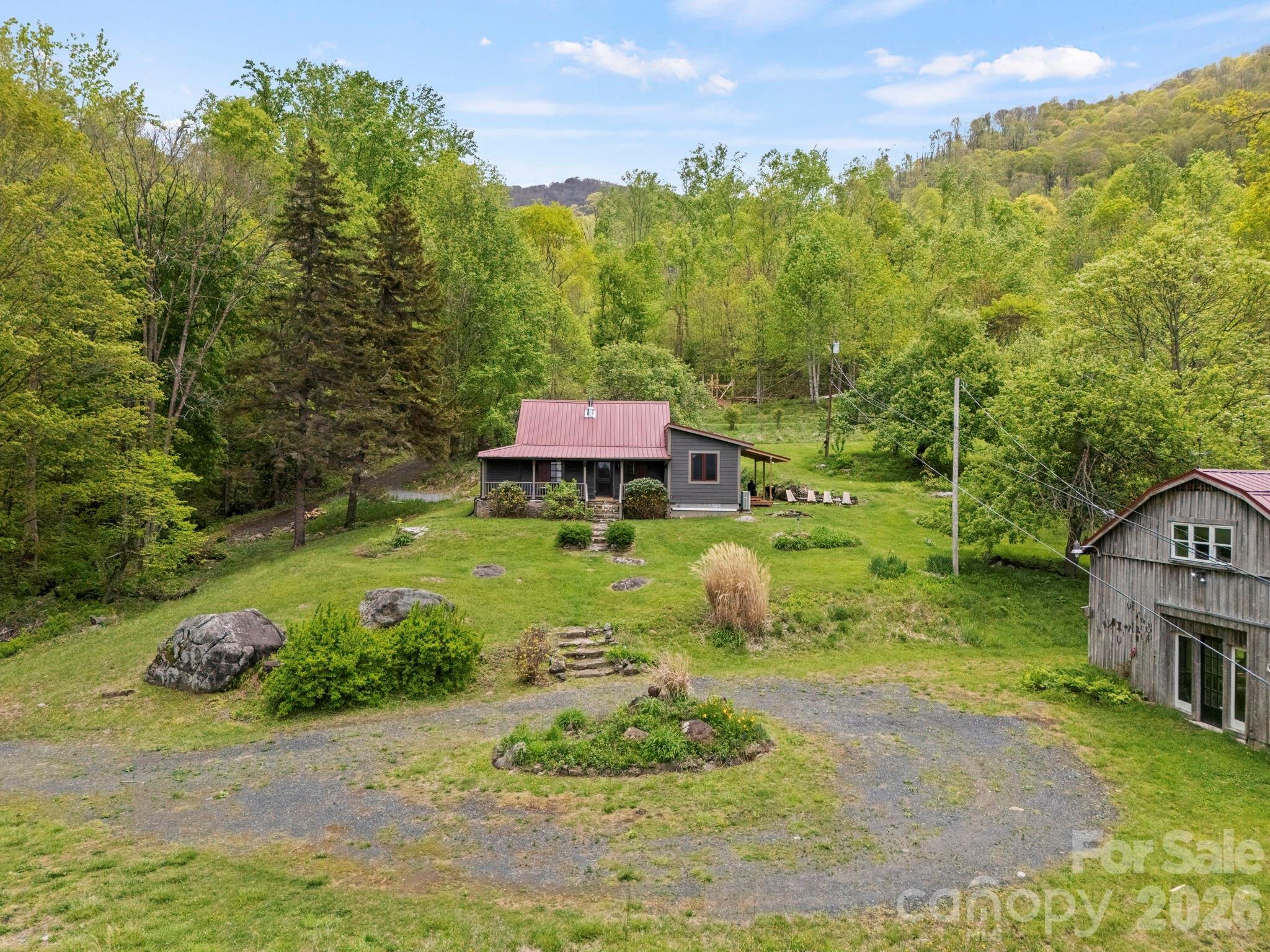 1108 Pine Root Branch Road Bakersville, NC 28705 - Photo 4 of 47