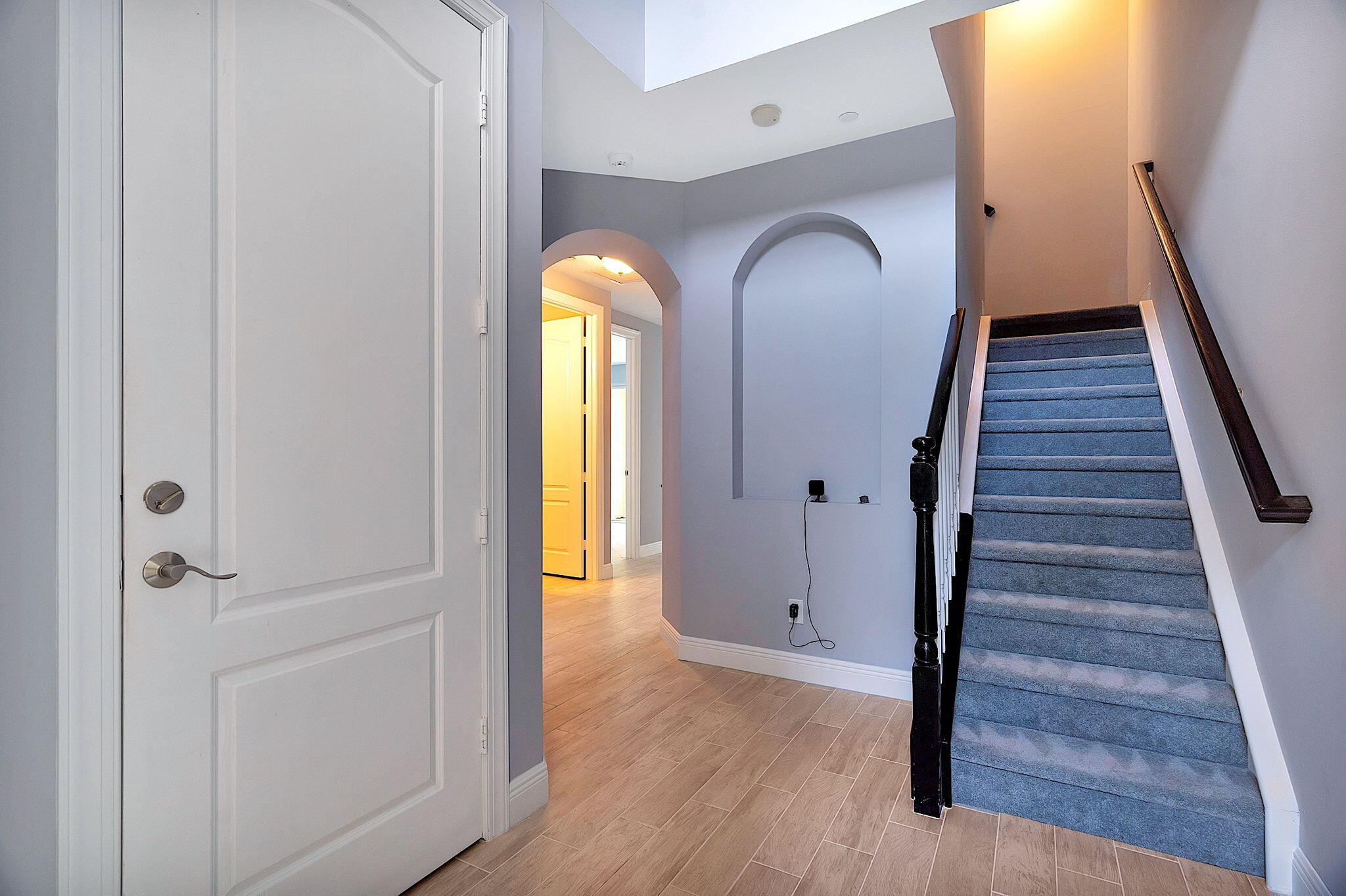 5570 Northeast Trieste Terrace Boca Raton, FL 33487 - Photo 3 of 39 Entrance 1st Floor