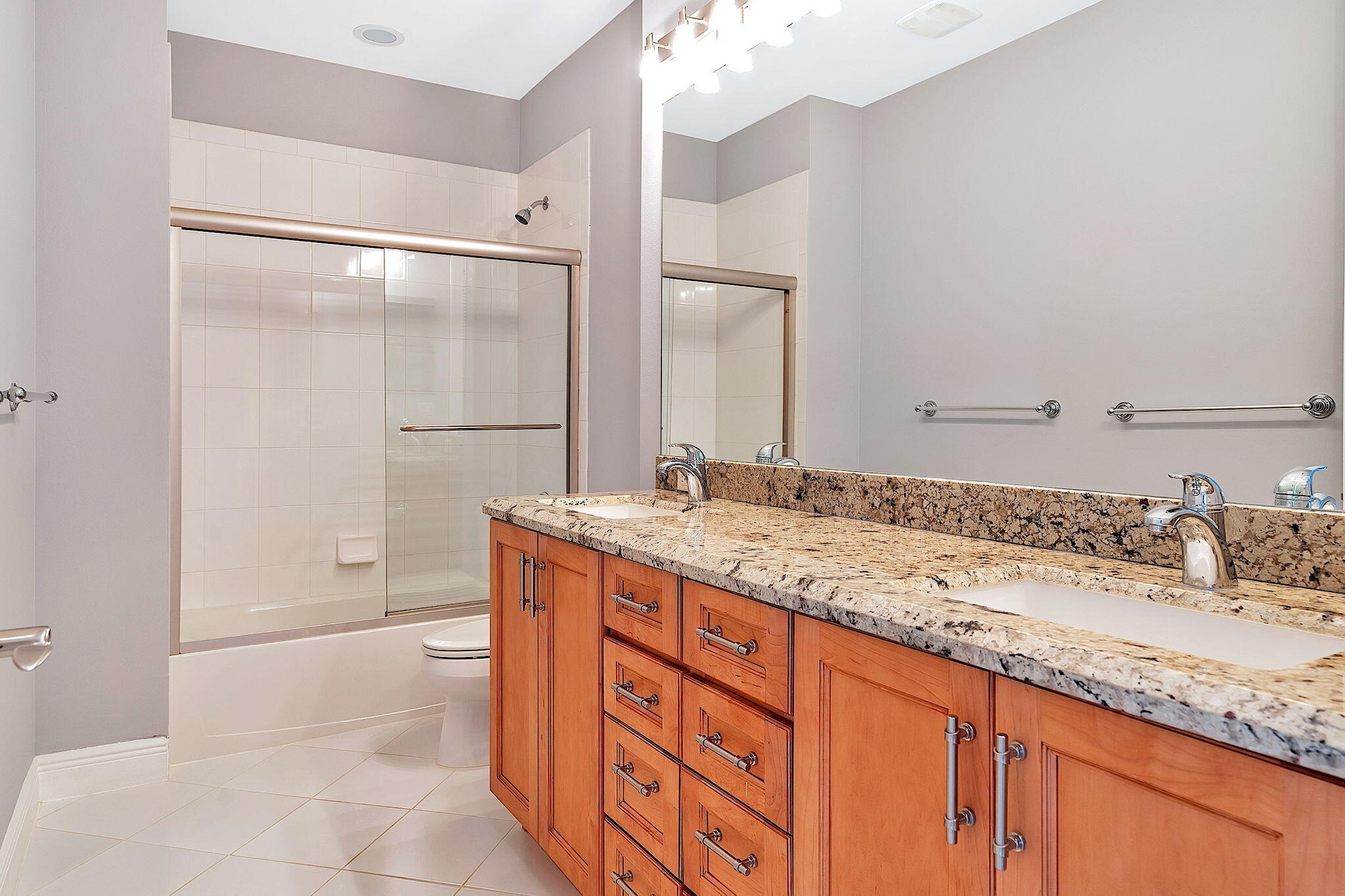 5570 Northeast Trieste Terrace Boca Raton, FL 33487 - Photo 31 of 39 3rd floor bath