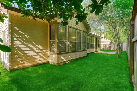 $410,000 | 78 Douvaine Court, The Woodlands, TX 77382