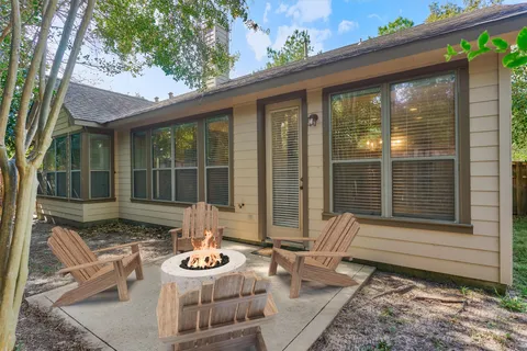 $410,000 | 78 Douvaine Court, The Woodlands, TX 77382