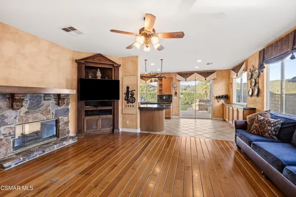 $1,325,000 | 615 Camino Del Lago, Newbury Park, CA 91320