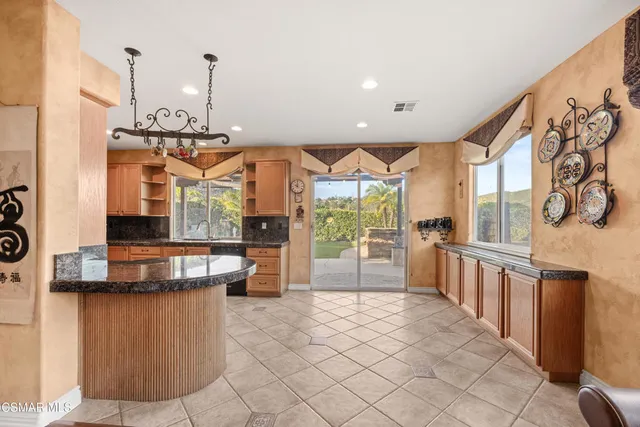 $1,375,000 | 615 Camino Del Lago, Newbury Park, CA 91320