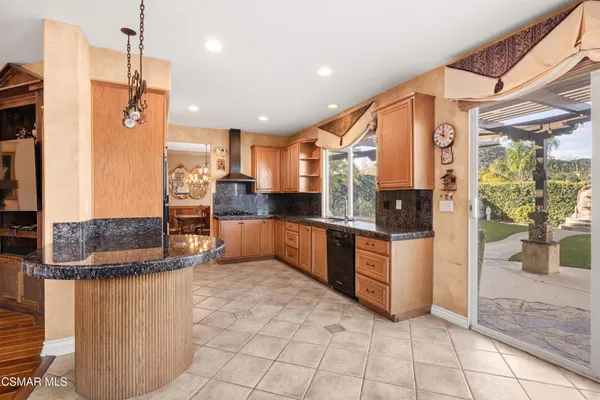 $1,325,000 | 615 Camino Del Lago, Newbury Park, CA 91320