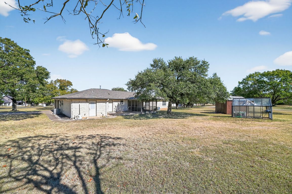 313 Starview Drive Georgetown, TX 78628 - Photo 5 of 38