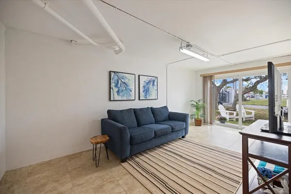 $599,000 | 109 Bayshore Road, Unit 10, Nokomis, FL 34275