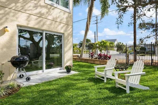$599,000 | 109 Bayshore Road, Unit 10, Nokomis, FL 34275
