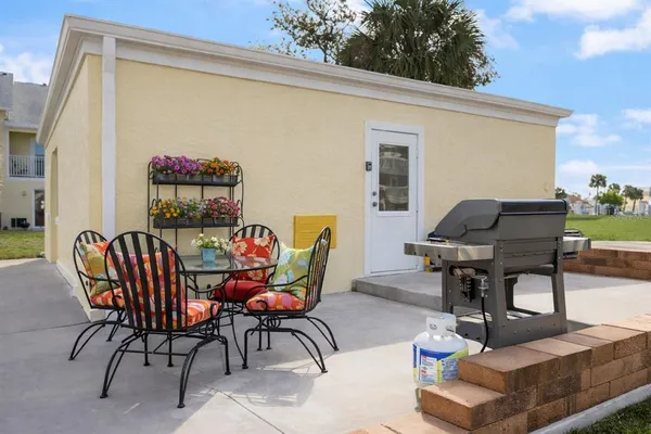 $599,000 | 109 Bayshore Road, Unit 10, Nokomis, FL 34275