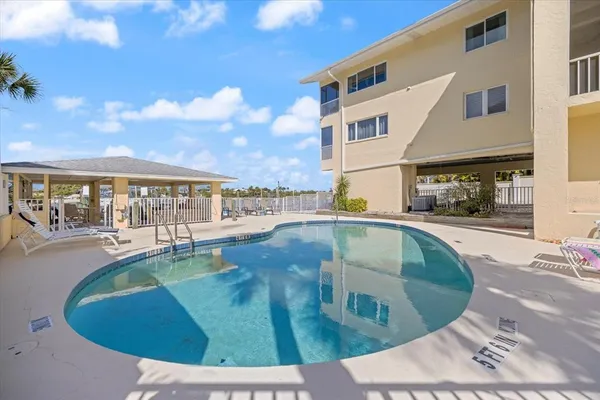 $599,000 | 109 Bayshore Road, Unit 10, Nokomis, FL 34275