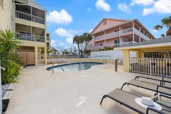 $599,000 | 109 Bayshore Road, Unit 10, Nokomis, FL 34275