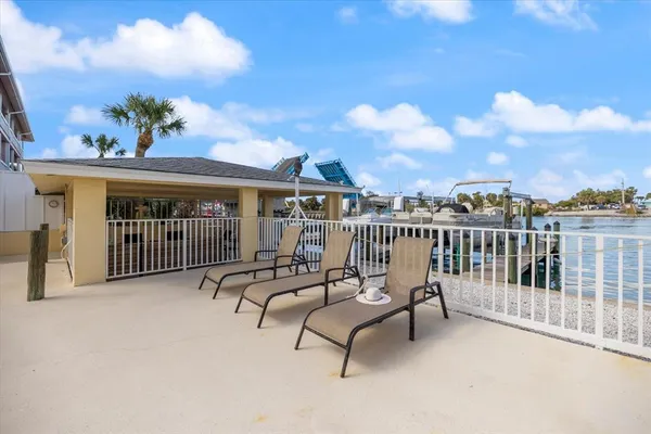 $599,000 | 109 Bayshore Road, Unit 10, Nokomis, FL 34275