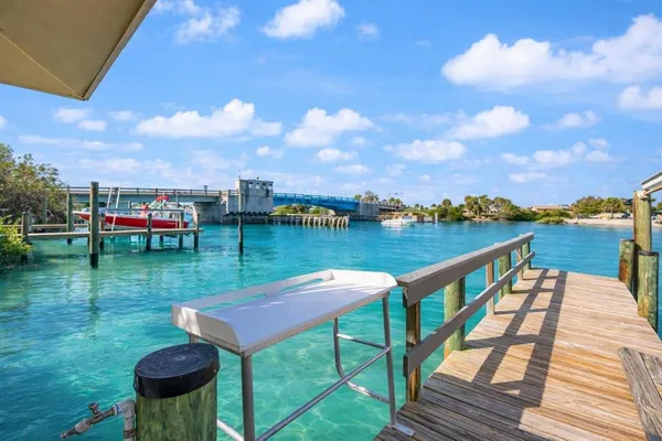 $599,000 | 109 Bayshore Road, Unit 10, Nokomis, FL 34275