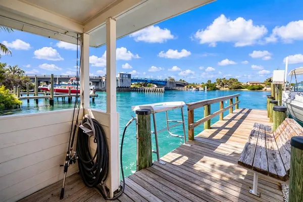 $599,000 | 109 Bayshore Road, Unit 10, Nokomis, FL 34275