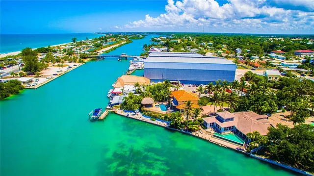 $599,000 | 109 Bayshore Road, Unit 10, Nokomis, FL 34275