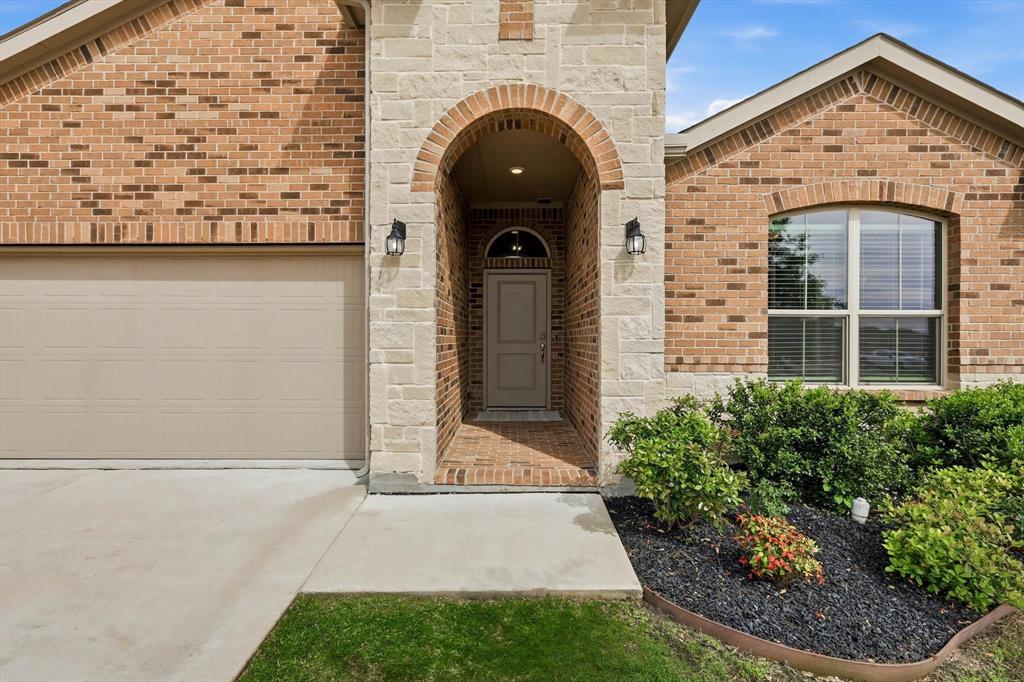 2369 Briscoe Rnch Drive Weatherford, TX 76087 - Photo 2 of 40