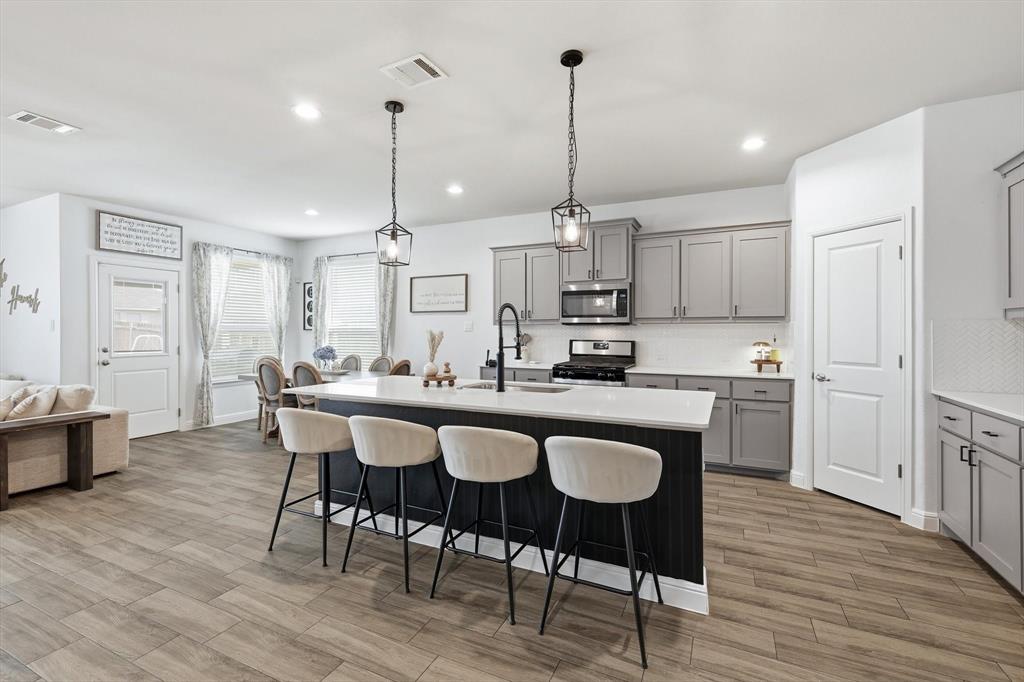 2369 Briscoe Rnch Drive Weatherford, TX 76087 - Photo 7 of 40