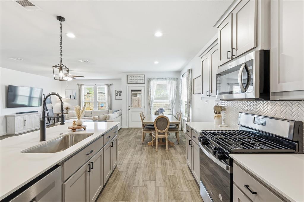 2369 Briscoe Rnch Drive Weatherford, TX 76087 - Photo 10 of 40