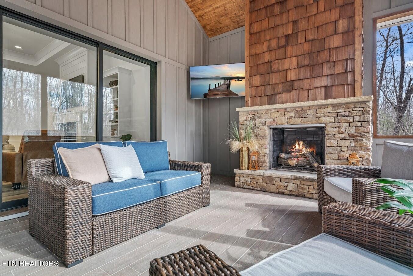 103 Chestnut Ridge Lane Crossville, TN 38558 - Photo 11 of 39 Baramore deck 2