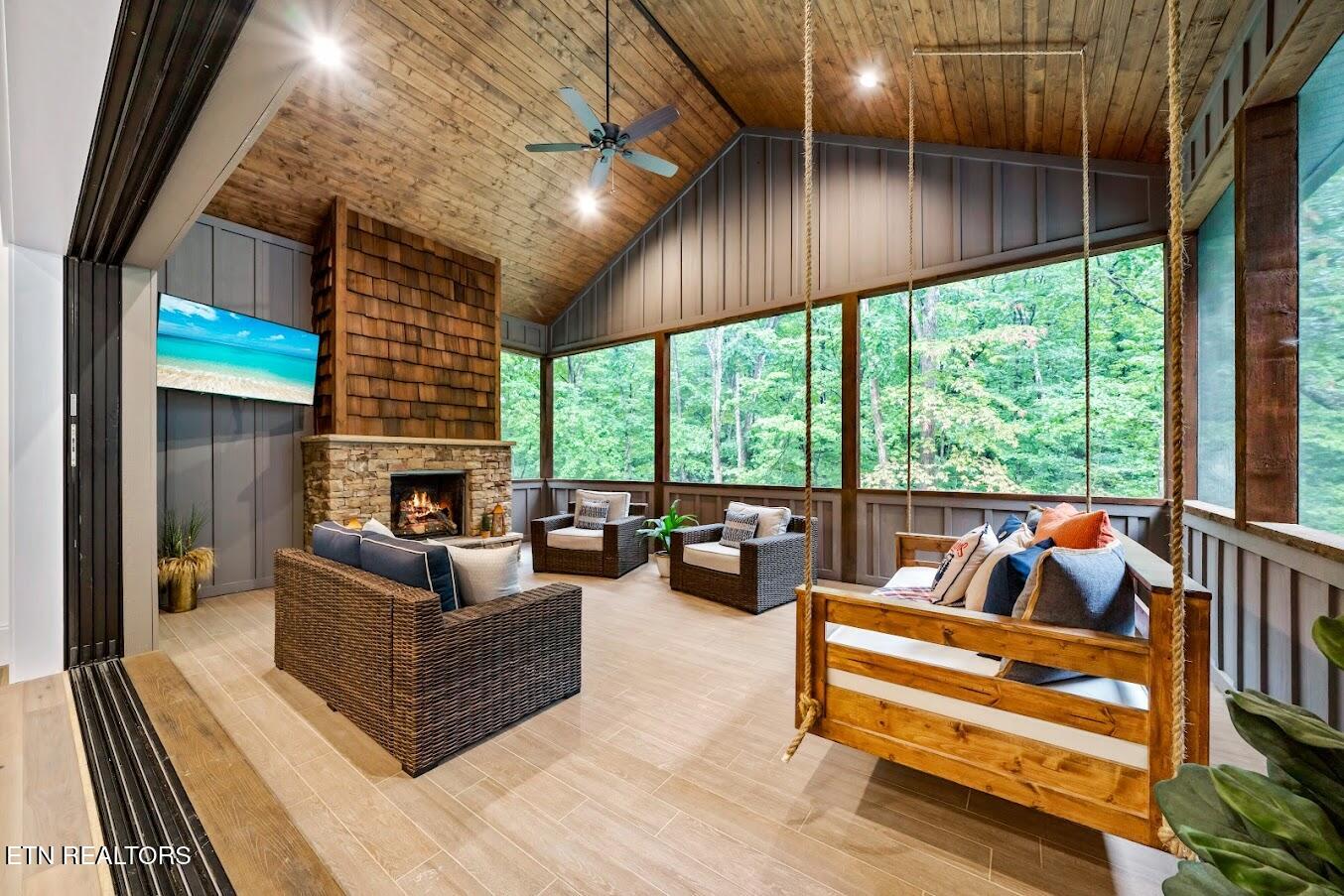 103 Chestnut Ridge Lane Crossville, TN 38558 - Photo 14 of 39 Baramore deck4