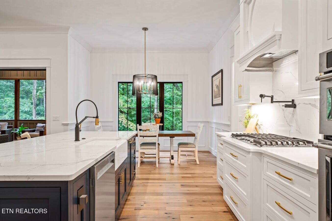 103 Chestnut Ridge Lane Crossville, TN 38558 - Photo 15 of 39 Baramore kicthen to dining view