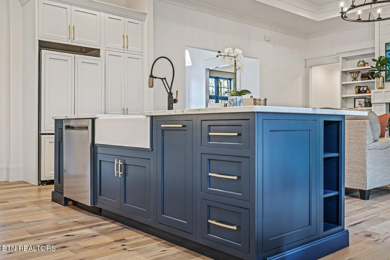 103 Chestnut Ridge Lane Crossville, TN 38558 - Photo 16 of 39 Baramore Kitchen island